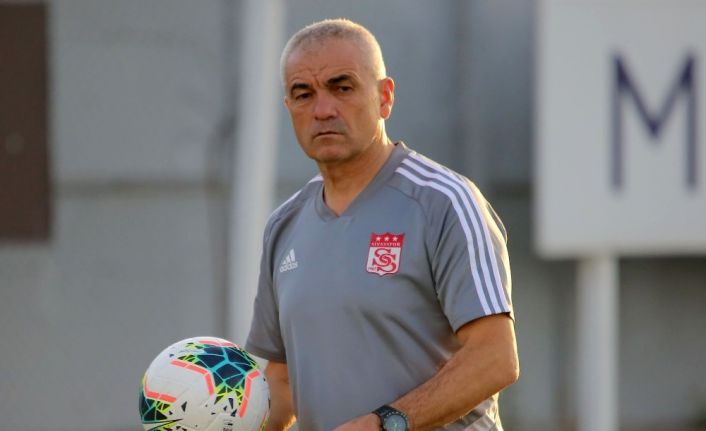 (Özel haber) Rıza Çalımbay: "Liglerin başlama tarihini çok erken buluyorum"