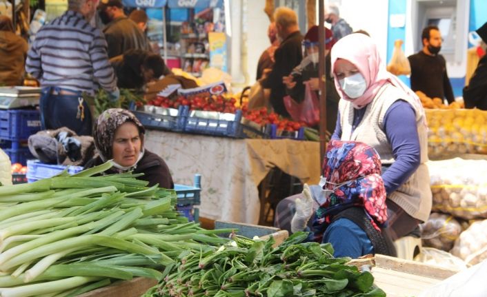 Pazarda fiyatlar pahalı, işler durgun