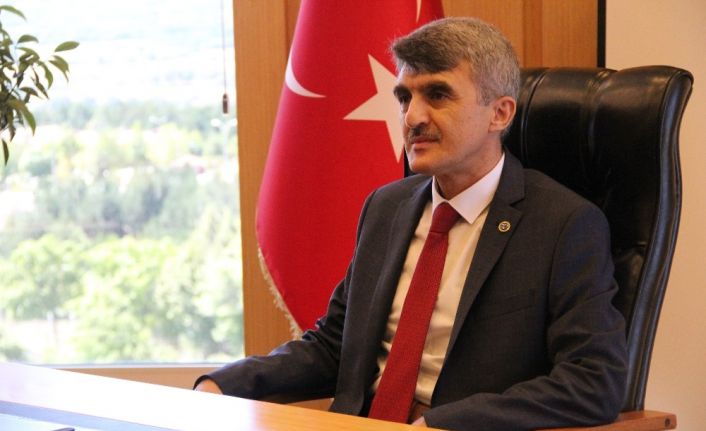 Rektör Kazım Uysal: "Kardeşliğe kurşun sıkan eli kanlı terör örgütünü kınıyorum"