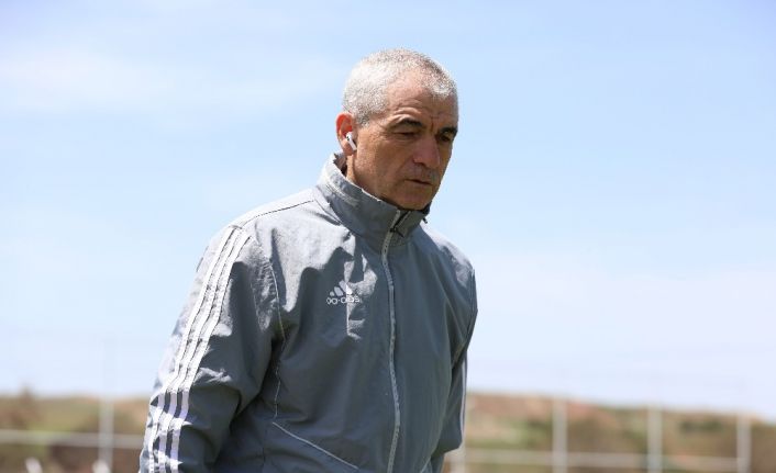 Rıza Çalımbay: "Futbolcuların yüzde 90’ı tedirgin, bu ortamda oynamak istemiyor"