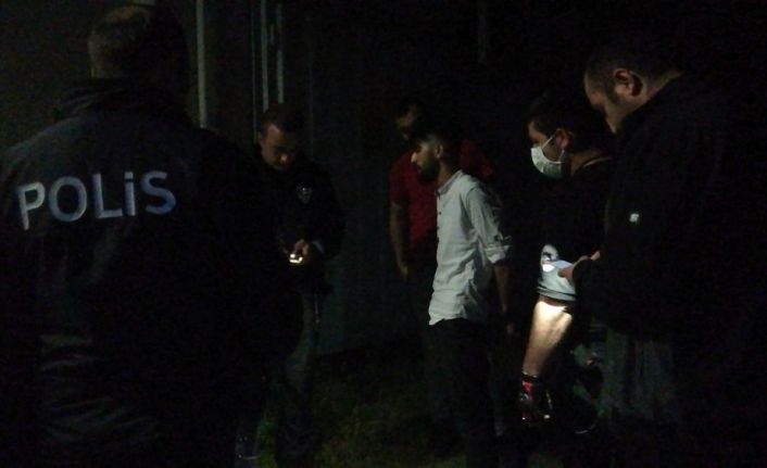 Sahte plakalı araçla trafiği tehlikeye sokan 3 şahıs polisi alarma geçirdi