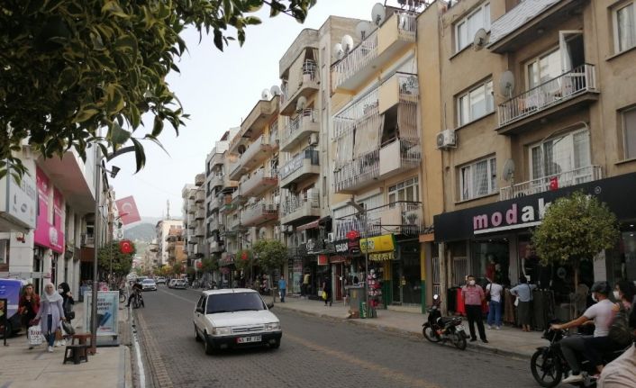 Salihli’nin tüm ana caddelerinde maskesiz dolaşmak yasaklandı
