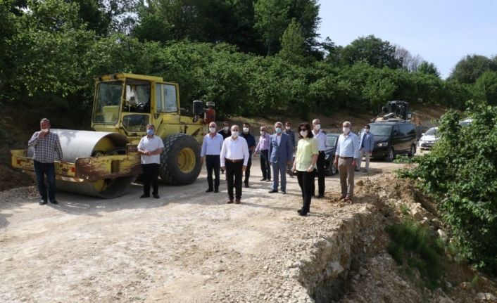 Selin vurduğu Esmahanım ve Uğurlu köylerinde asfalta çalışmaları sürüyor
