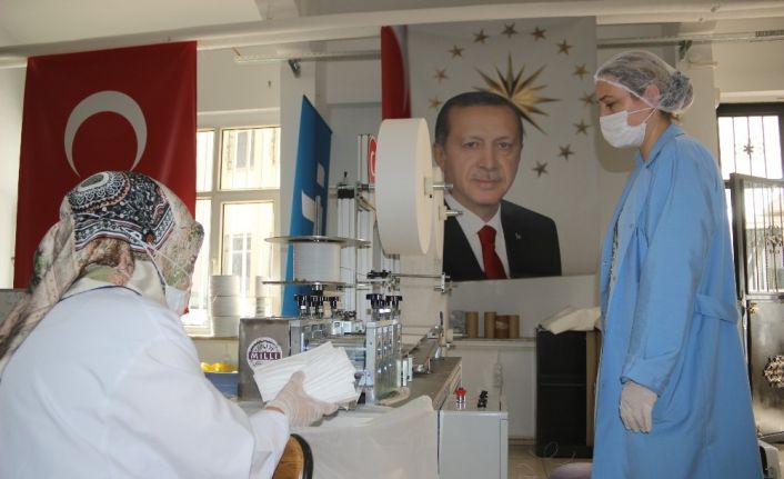 Seri üretim aralıksız devam ediyor: Yıllık hedef, 540 milyon maske