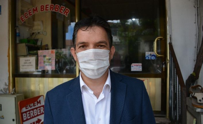 Seydikemer’de açılışa hazırlanan kuaför ve berberler dezenfekte edildi