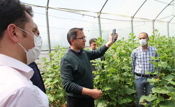 Şırnaklı çiftçi ilk mahsulün gelirini ’Biz Bize Yeteriz Türkiyem’ kampanyasına bağışlayacak