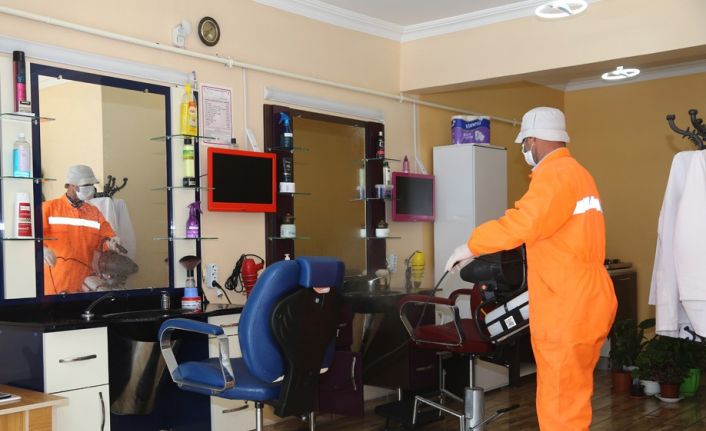 Sivas’ta  berber, kuaför ve güzellik merkezleri dezenfekte ediliyor