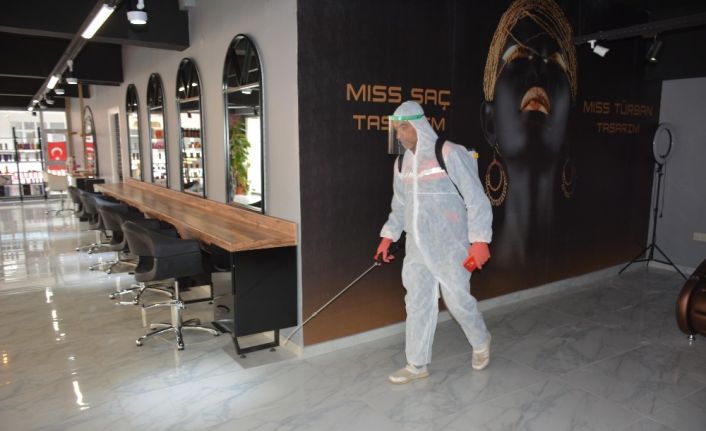 Sorgun Belediyesi berber ve kuaförleri dezenfekte etti