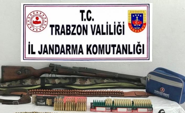 Sosyal Medya hesabından bir silah platformuna 3 adet tabanca fotoğrafı ekleyince...