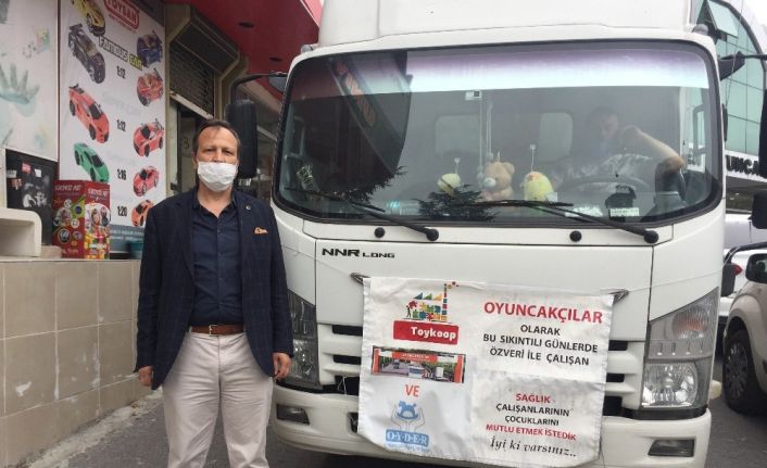 Türkiye Oyuncak Kooperatifinden sağlıkçıların çocukları için 18 bin 500 adet oyuncak