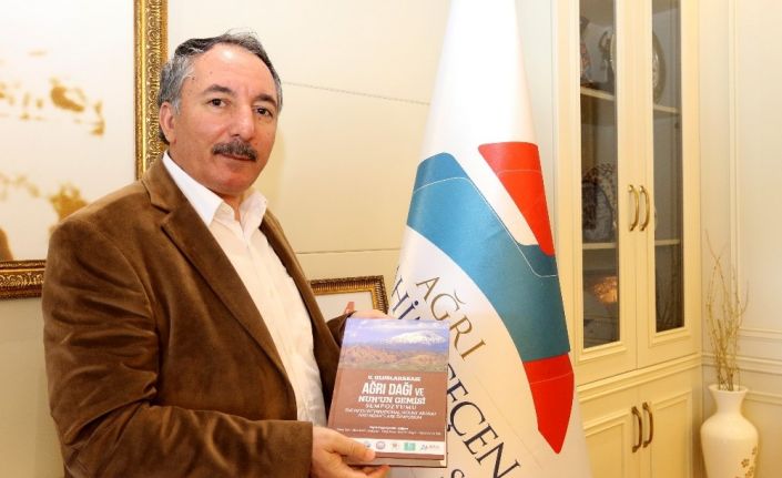 Uluslararası Ağrı Dağı ve Nuh’un Gemisi Sempozyumu’nun basılı kitabı bilim insanlarının hizmetine sunuldu
