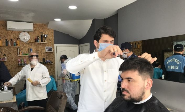 Üsküdar’da Berberler ve Kuaförler dezenfekte edilerek maske ve hijyen paketi dağıtıldı