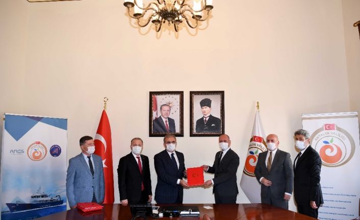 Vali Karaloğlu: "Arkeolojik Araştırma Gemisi Türkiye’nin önemli su altı arkeolojisi gemisi haline gelecek"