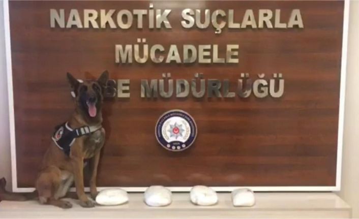 Van`da yün yastık içerisinde 3 kilo 875 gram metamfetamin ele geçirildi.