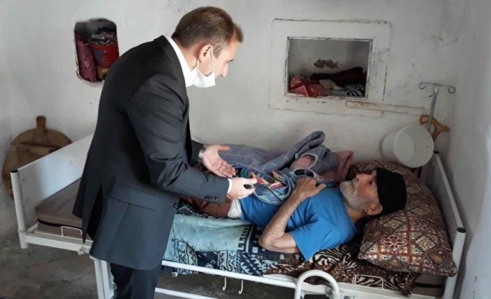 Yatağa bağlı hastalara umut oldu