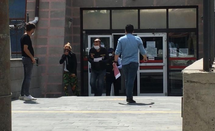 Yatak odasından 55 bin TL değerinde ziynet çalan kadın yakalandı