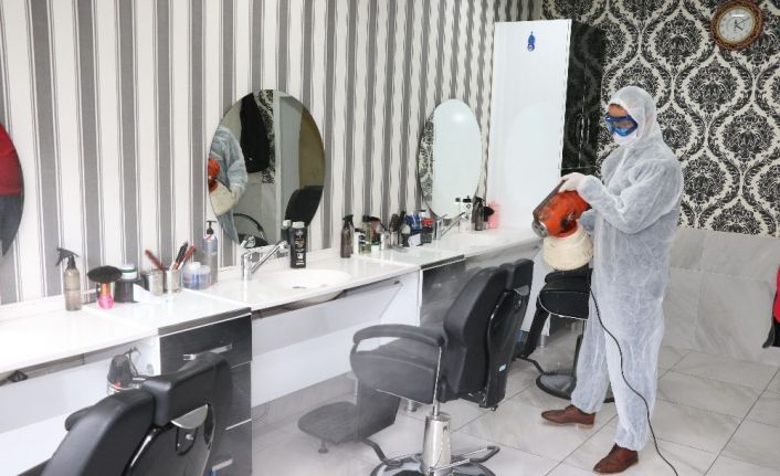 Yozgat’ta kuaför ve berberler dezenfekte edildi