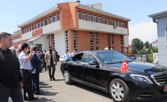 Vali Elban: “Biz mekan olarak yer değiştiriyoruz, gönül olarak ayrılmıyoruz”