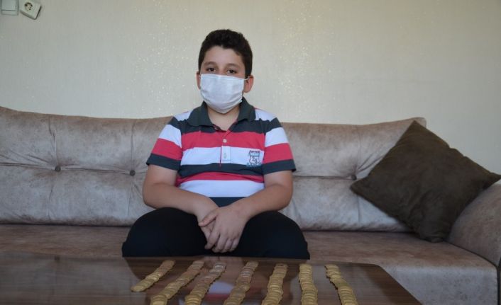 10 yaşındaki çocuk tablet almak için biriktiği parayı Mehmetçik Vakfına bağışlamak istiyor