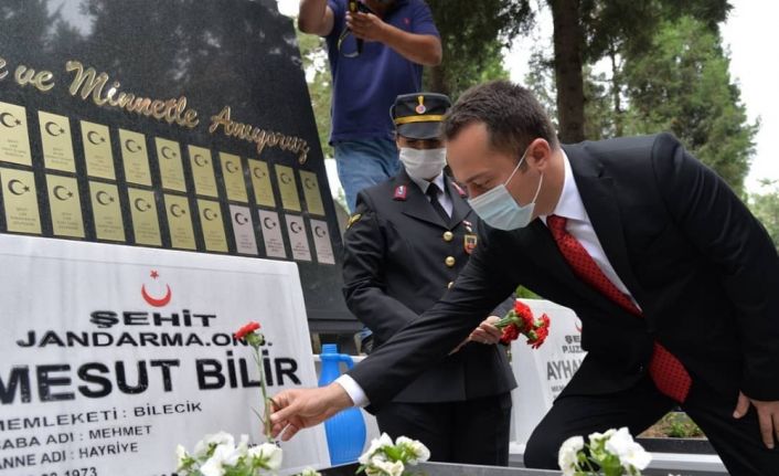 15 Temmuz Demokrasi ve Milli Birlik Günü etkinlikleri şehitlik ziyaretiyle başladı
