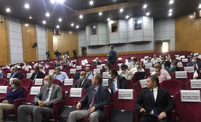 3. Dönem İl Koordinasyon Toplantısı, sosyal mesafe kurallarıyla yapıldı