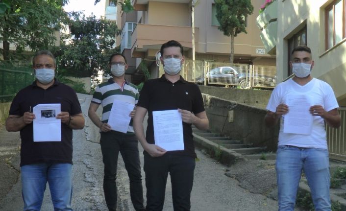 40 yıldır kullanılan sokağa ters yön tabelası koyulunca onlarca kişiye trafik cezası kesildi