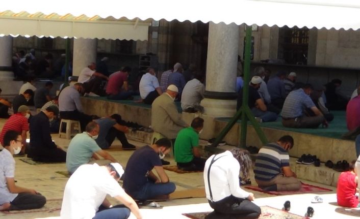 Afyonkarahisar’daki camilerde Ayasofya için şükür duaları edildi