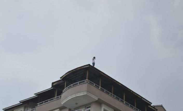 Ağrı’da intihar girişiminde bulunan şahsı polis ikna etti