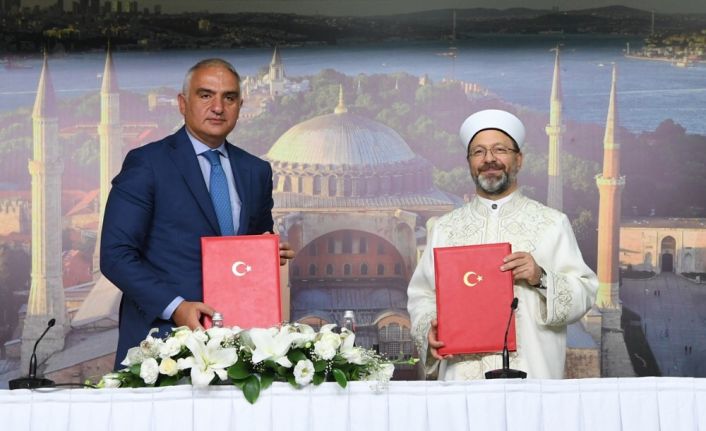 Bakan Ersoy: "Hiç kimsenin şüphesi olmasın ki Ayasofya Camii itinayla korunacaktır”