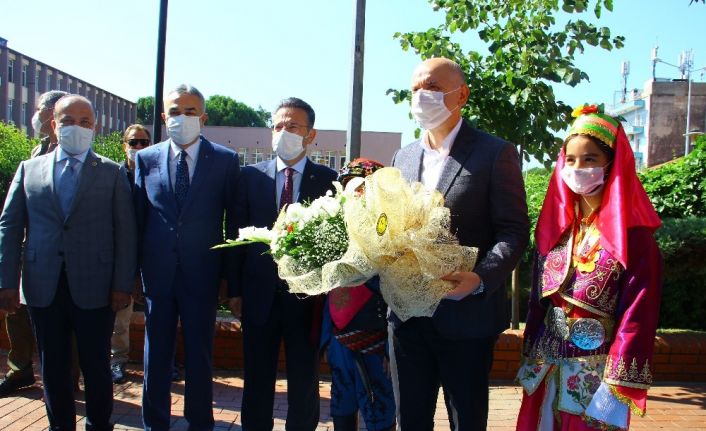 Bakan Karaismailoğlu: "Aydın-Denizli otoyolunu 2 yıl içinde hizmete açmayı hedefliyoruz"