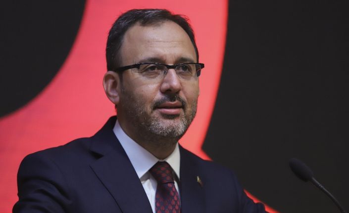 Bakan Kasapoğlu: “15 Temmuz, ülkemizin ve milletimizin bekası için gözünü kırpmadan canını veren vatan evlatlarının yazdığı unutulmaz bir yiğitlik destandır”