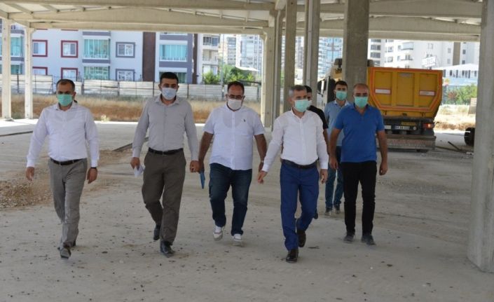 Çınar, Çilesiz semt pazarı ve yaşam merkezini inceledi