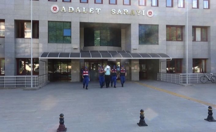 Dövüldüğünü iddia eden çocuk tacizcisi  çocuğun babasına ve amcasına  tazminat davası açtı