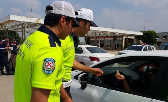 Emniyetten uzun yola çıkacaklara mola uyarısı: “2 saatte bir mola verin”