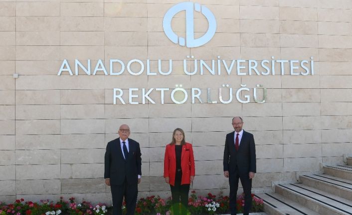 Eskişehir Milletvekilleri Avcı ve Günay’dan Rektör Erdal’a hayırlı olsun ziyareti