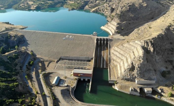 Gülistan, tahliye edilmeye başlanan baraj gölünde aranıyor