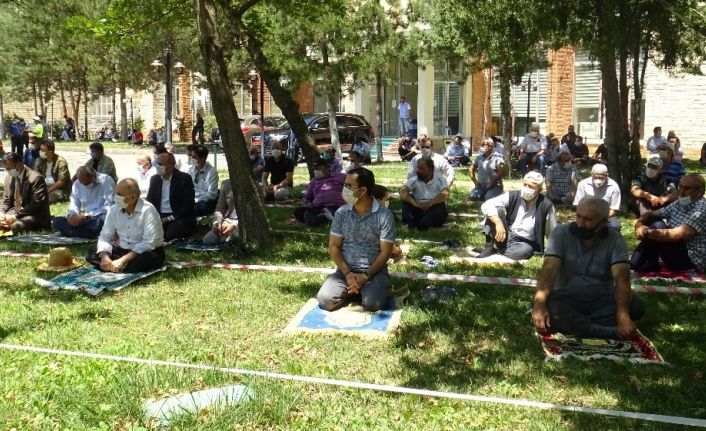 İkinci hutbelerini Ayasofya’dan yapılan canlı yayınla dinlediler