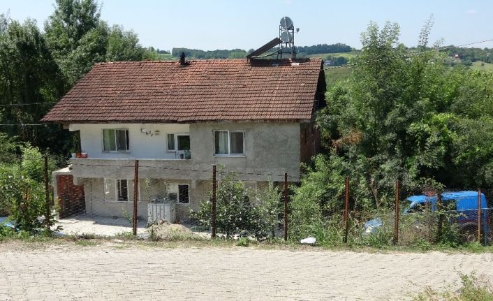 İnşaat işçilerini önce öldürdüler ardından römorka bindirip ormana gömdüler