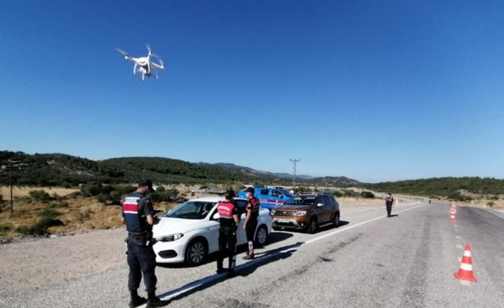 Jandarmadan drone ile havadan trafik denetimi
