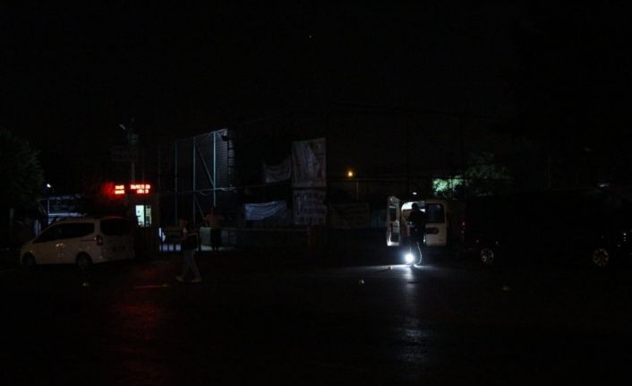 Kağıthane’de iki grup arasında bıçaklı ve silahlı kavga: 1’i ağır 6 yaralı
