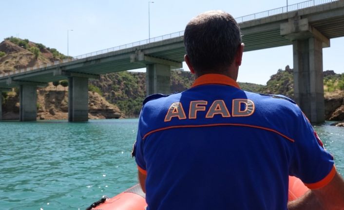 Kodu düşürülen baraj gölünde Gülistan aranıyor