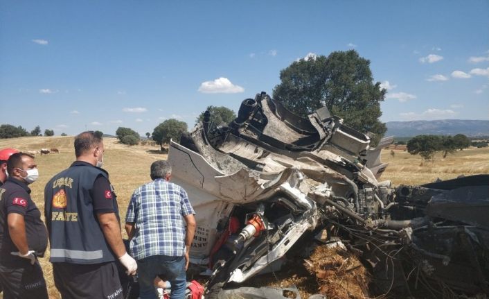 Kontrolden çıkan tır, karşı yönden gelen tırla çarpıştı: 1 ölü, 1 yaralı