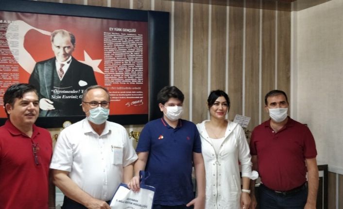 LGS birincileri altınla ödüllendirildi