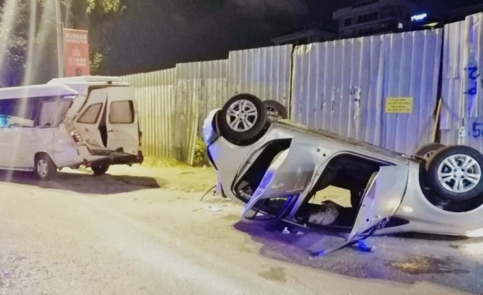 Maltepe sahil yolunda takla atan aracın sürücüsü kayıplara karıştı: 3 kişi yaralandı