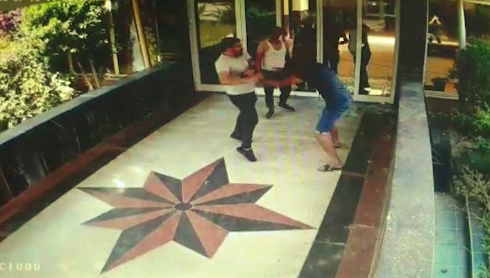 Otele taş ve tahrayla saldırıda darp edilen otel çalışanı o anları anlattı