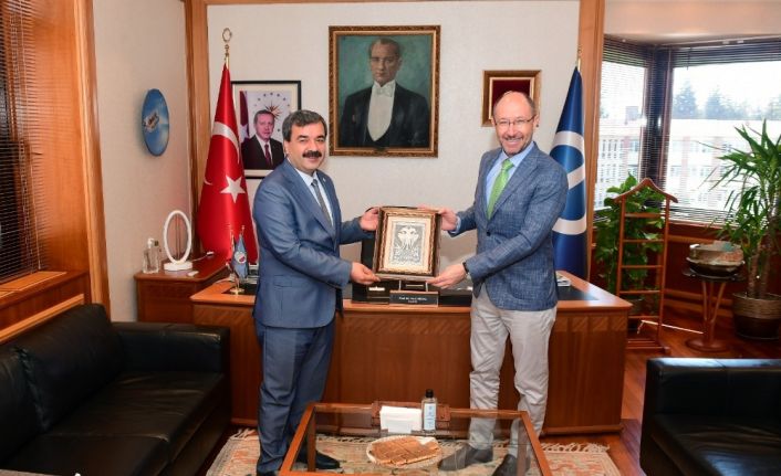 Sivas Bilim ve Teknoloji Üniversitesi Rektörü Prof. Dr. Kul’dan Rektör Erdal’a hayırlı olsun ziyareti