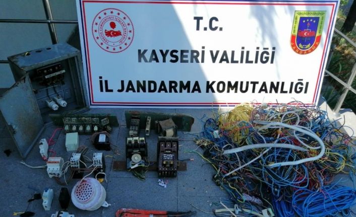 Spor Lisesi’nden bakır ve elektrik malzemeleri çalan bir kişi yakalandı