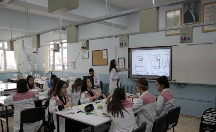 Türkiye’de MEB destekli ilk özel mesleki eğitim merkezi Denizli OSB’de kuruldu