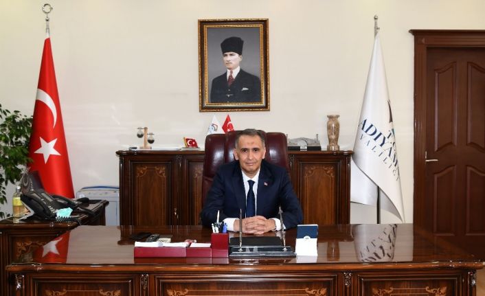 Vali Çuhadar 24 Temmuz Basın Bayramını kutladı