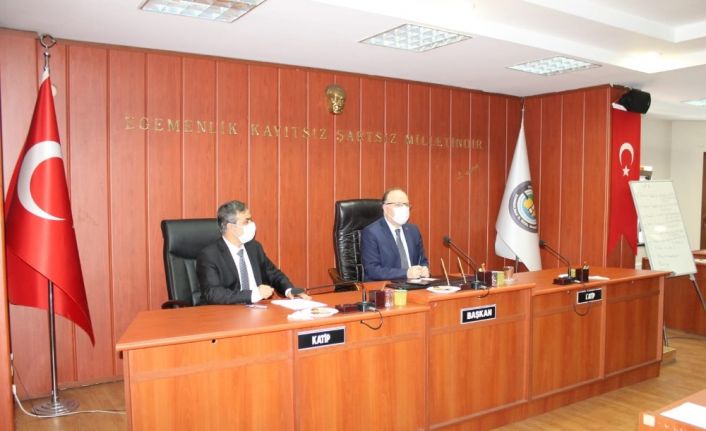 Vali Mustafa Tutulmaz, merkez ilçe köy muhtarlarıyla bir araya geldi